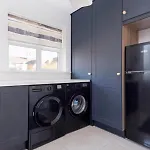 Modern Newly Refurbished House 10 Minute Walk From ラヒンチ