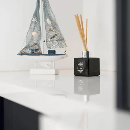 Ferienhaus Modern Newly Refurbished House 10 Minute Walk From