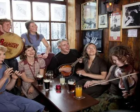 Modern Newly Refurbished House 10 Minute Walk From Ferienhaus